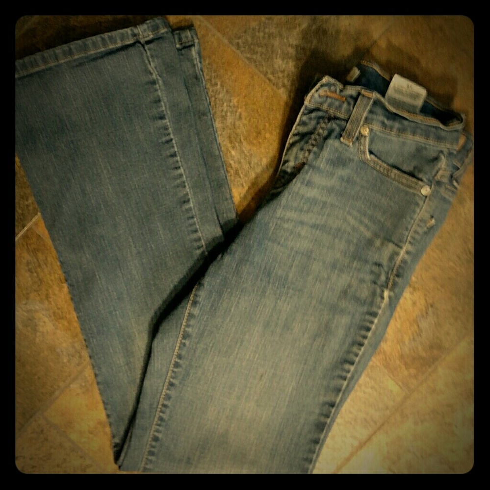 Levi's boot cut perfectly slimming 512 jeans